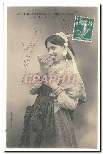 Etude des costumes des Cotes du Nord Cartes postales Jeune fille de la Trinite