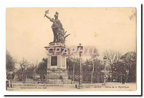 Agen Ansichtskarte AK Statue de la Republique