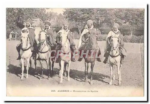Algerie Cartes postales manoeuvres de spahis (cavaliers)