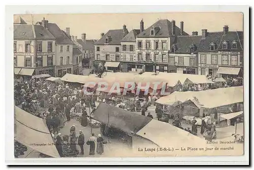 La Loupe (Eure et Loire) Cartes postales La place un jour de marche