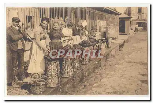 Dieppe Cartes postales Marchandes de moules TOP