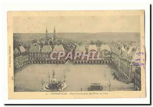 Charleville Cartes postales Place ducale prise de l&#39hotel de ville