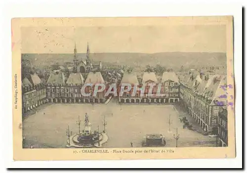 Charleville Cartes postales Place ducale prise de l'hotel de ville