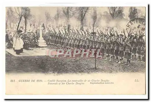 Guerre de 1914 Cartes postales Conflit europeen Les funerailles de sir Cahrles Douglas