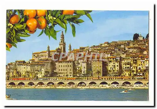 Menton Cartes postales moderne Vue pittoresque sur le Vieux Menton Au premier plan les plages des SAblettes