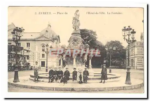 Evreux Cartes postales Place de l&#39hotel de ville La fontaine