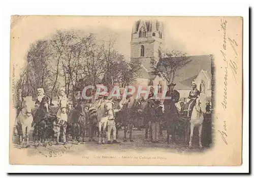 Noce bretonne Cartes postales Arrivee du cortege au bourg (chevaux)