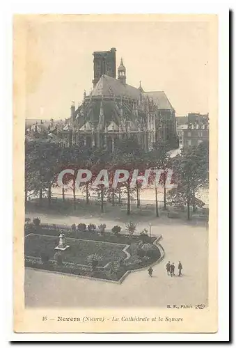 Nevers Cartes postales La cathedrale et le square