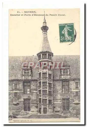 Nevers Cartes postales Escalier et porte d&#39honneur du palais ducal
