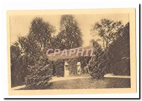 Les Buissonnets Le jardinet de Therese devant la buanderie Un de ses petits autels Cartes postales