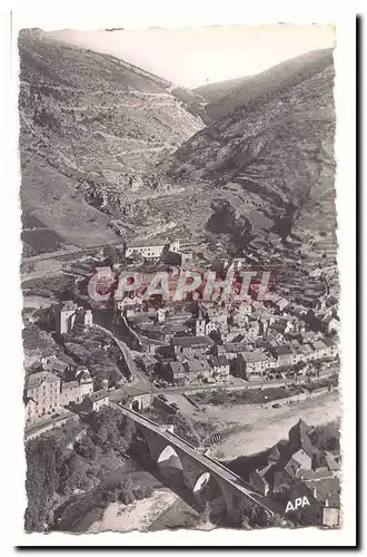 En parcourant les gorges du Tarn Cartes postales moderne Vue generale de Sainte Enimie Au fond les lacets de la vieille