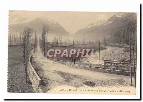 Luz Cartes postales Vallee de Luz Le Gave et le pont de Pescadere