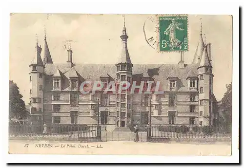 Nevers Cartes postales Le palais ducal