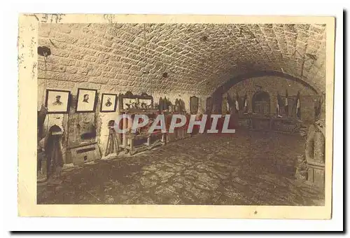 Fort de Douaumont Cartes postales Vestiges de guerre rassembles dans une casemate et foramnt musee