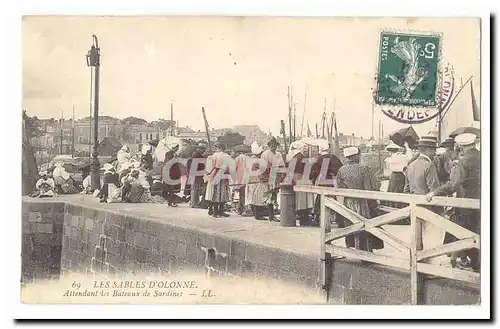Les Sables d&#39Olonne Cartes postales Attendant les bateaux de sardines