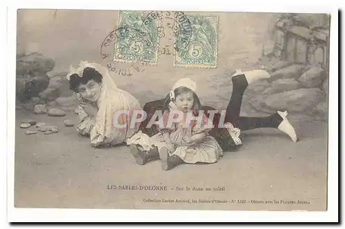 Les Sables d�Olonne Cartes postales Sur la dune au soleil (femme et enfant)