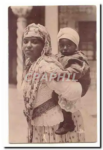 MAroc Ansichtskarte AK Mauresque et son enfant