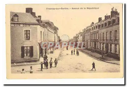 Fresnay sur Sarthe Cartes postales Avenue de la Republique