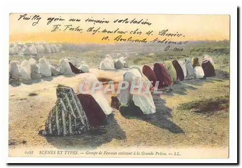 Scenes et Types Cartes postales Groupe de femmes assistant a la Grande priere