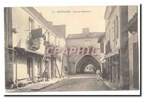 Monpazier Ansichtskarte AK Grandes cornieres (carte precurseur) (tres animee)