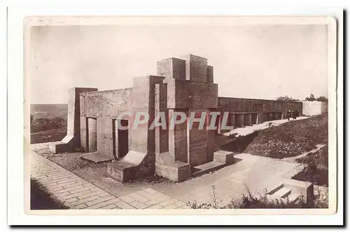 Thiaumont pres Douamont Cartes postales Monument de la tranchee des baionnettes