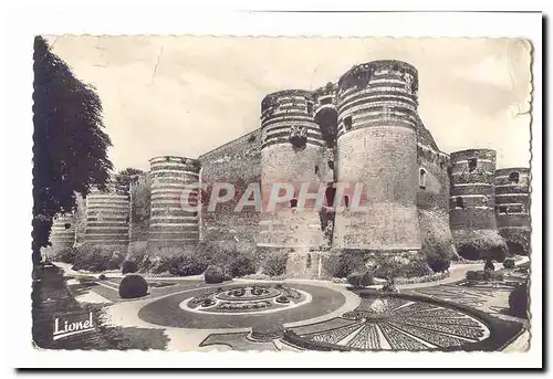 angers Cartes postales Le chateau et ses fosses fleuris