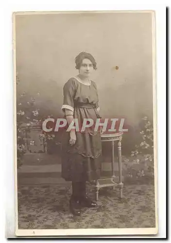Cartes postales Carte photo Cousine Gabrielle Guillaumin de Poissy (morte a 22 ans)