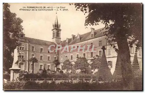 La Pommeraye Cartes postales La cour d&#39honneur de la commuanute