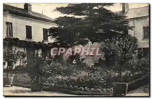 Doue-la-Fontaine - CDA - Les Recollets - Cour d&#39 honneur