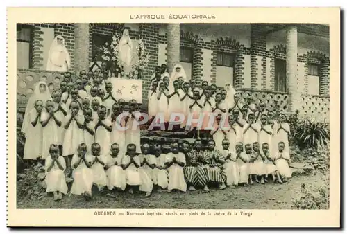 Afrique-Africa- Ouganda- Nouveaux baptises reunis aux pieds de la statue de la Vierge -Cartes postales