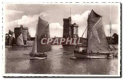 Ansichtskarte AK La Rochelle L avant port Bateau