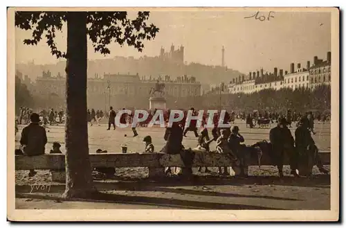 Lyon- (Rhone) Place Bellecour - Cartes postales