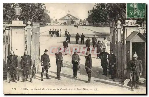 Lyon- Entree des Casernes de Cavalerie a la Port-Dieu - Cartes postales