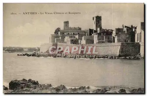 Antibes - Le Vieux Chateau et les Remparts - Cartes postales