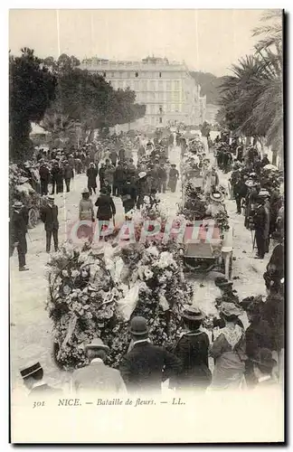 Nice Ansichtskarte AK Bataille de fleurs (automobile femmes fete folklore)