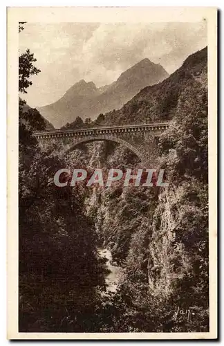 Saint Sauveur les Bains Cartes postales Le pont Napoleon Hauteur 65m au dessus de la Gave