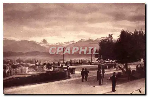 Pau Ansichtskarte AK La terrasse la chaine des Pyrenees et le pic du Midi d&#39Ossau