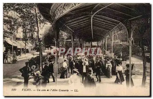 Vichy Ansichtskarte AK Un coin de l&#39allee couverte