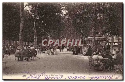 Vichy Cartes postales Une allee du parc