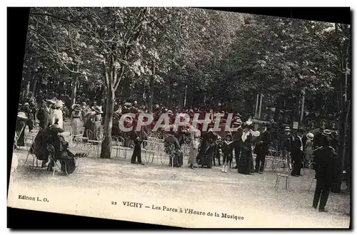 Vichy Ansichtskarte AK Les parcs a l&#39heure de la musique