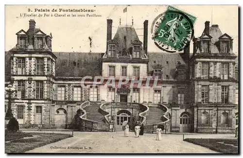 Fontainebleau Cartes postales Palais L&#39escalier de fer a cheval et les trois pavillons