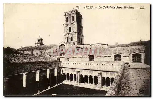 Arles Cartes postales LA cathedrale Sainte Trophime