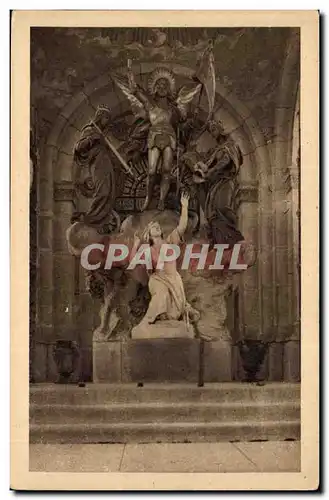 Cartes postales Basilique de Domremy Le groupe d'Allar sous le porche