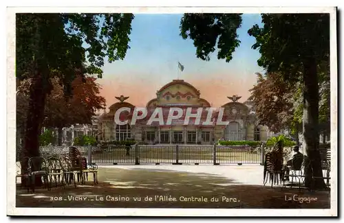 Vichy Cartes postales le casino vu de l&#39allee centrale du parc