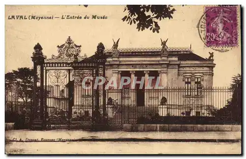 Laval Cartes postales L'entree du musee