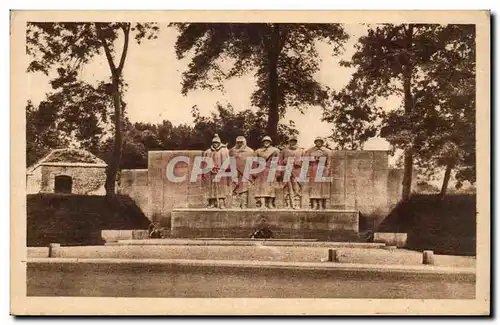 Verdun Cartes postales Monument aux morts (Claude Grange et Mathieu Forest)