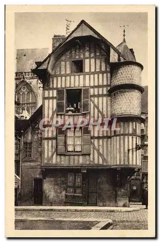 TRoyes Cartes postales Rue Champeaux La Tourelle de l'orfevre ancienne construction en bois avec curieuse tou