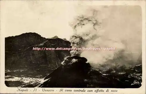 Italie italia Napoli Cartes postales Vesuvio il cono centrale con effetto di neve