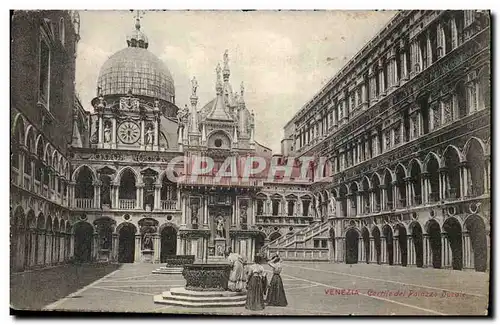 Italie Italia Venezia Ansichtskarte AK Cortile del Palazzo Ducale