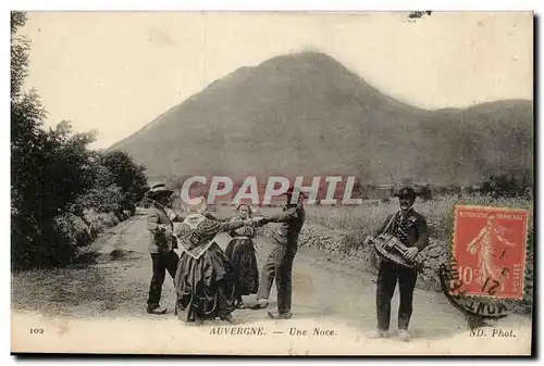 Puy de Dome- Une Noce- Auvergne-dance instrument Musique -Cartes postales